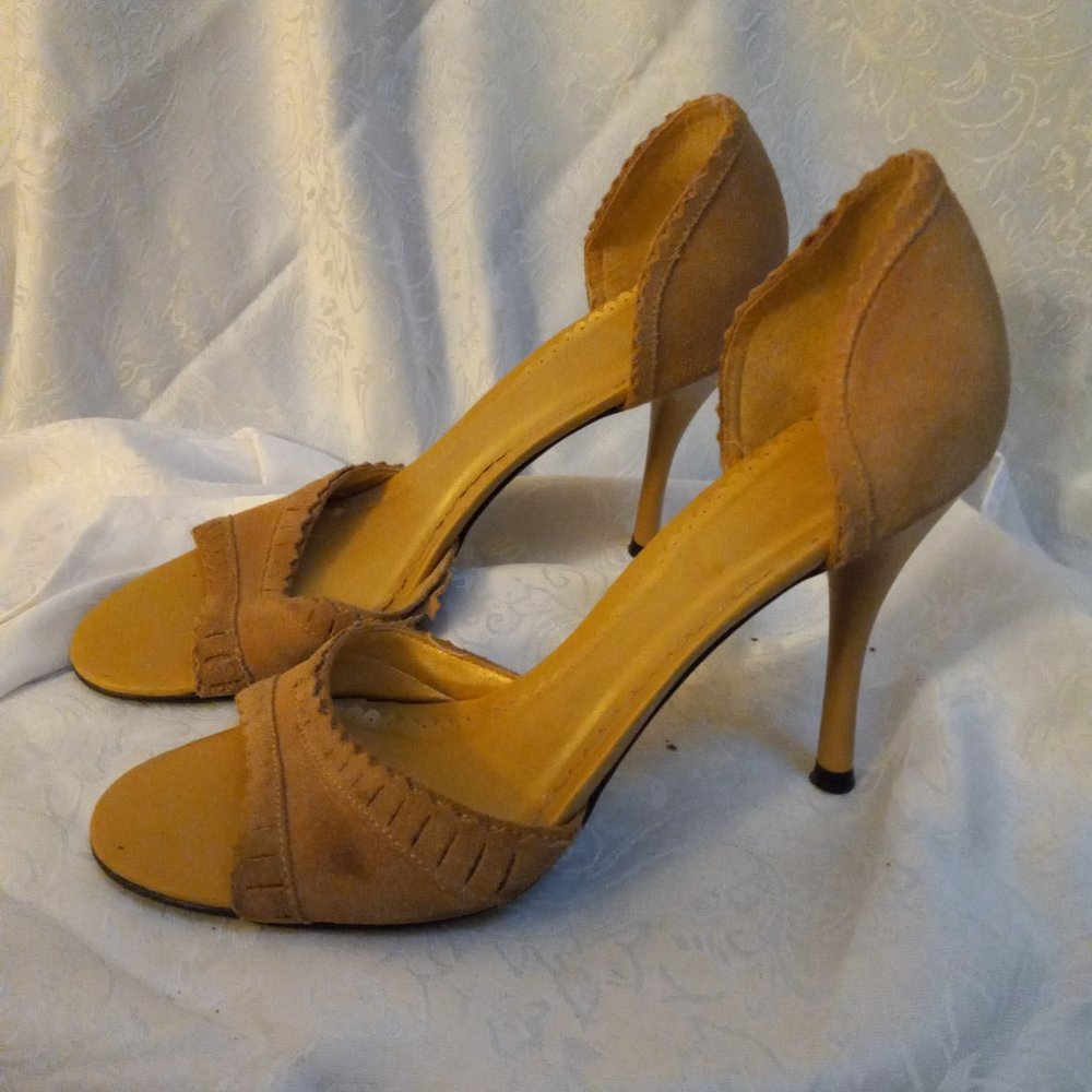 BCBG Paris Tan Suede Open Toe High Heels Size 7.5